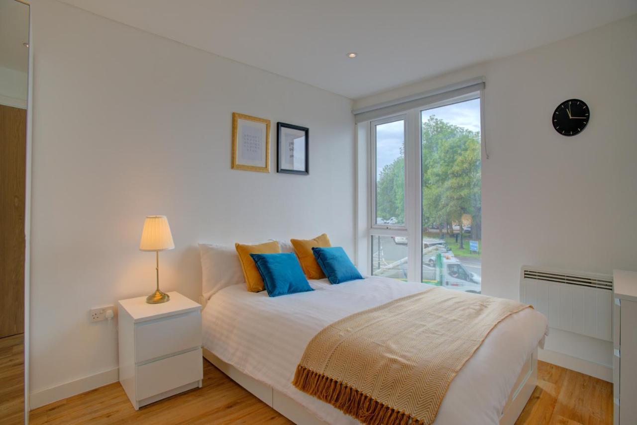 Lovely 2-Bed Apartment In Manchester With Parking 外观 照片